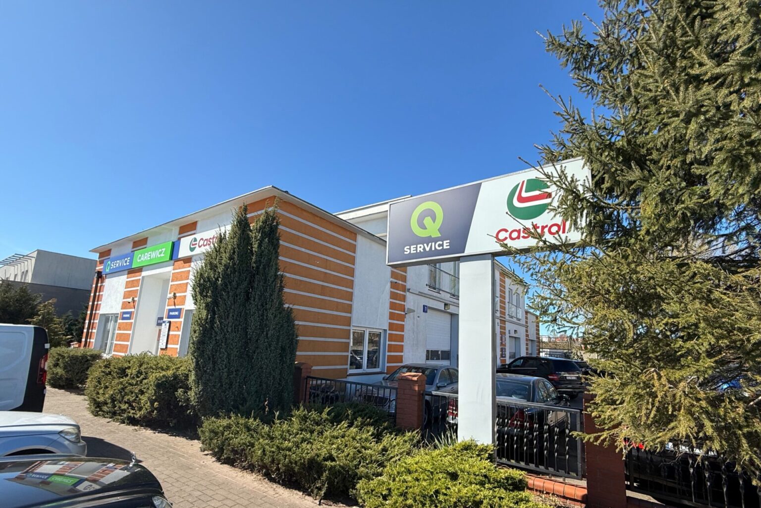 Q Service Castrol Carewicz